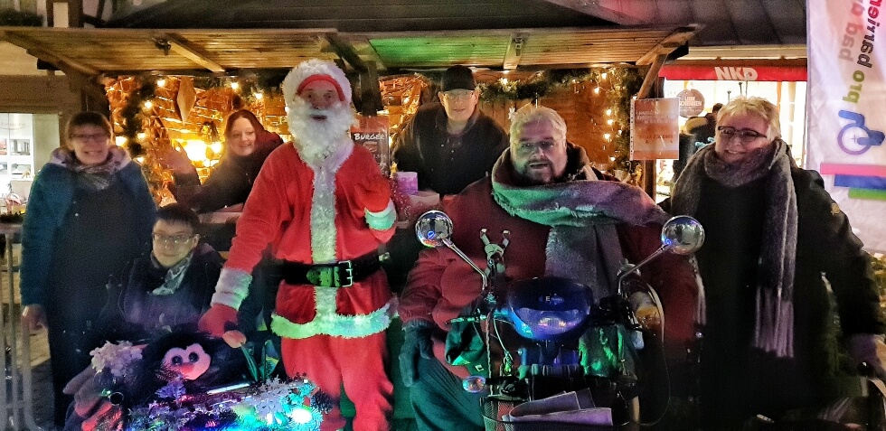 selbsthilfegruppe-mit-eigenen-adventsstand